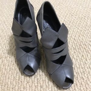 Marc Jacobs strapped heel shoes